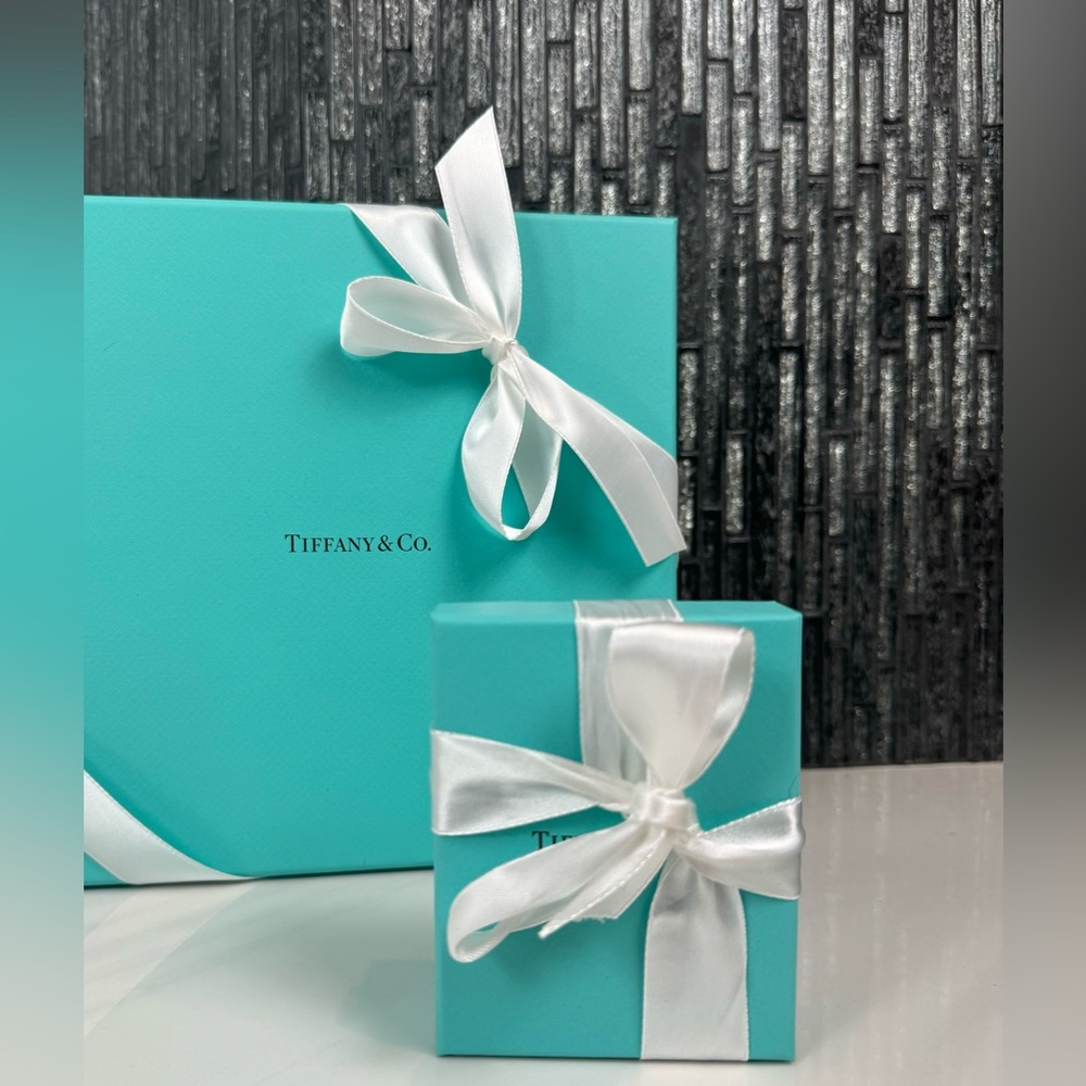 🩵Tiffany & Co Teal Suede Jewelry Drawstring Pouch & Box